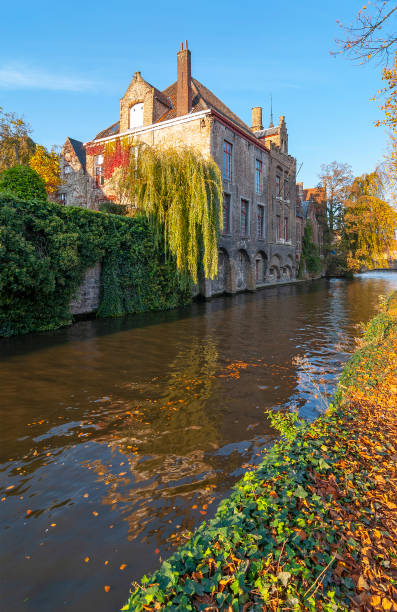 arquitectura da cidade de bruges no outono, belgiu - bruges cityscape europe autumn - fotografias e filmes do acervo