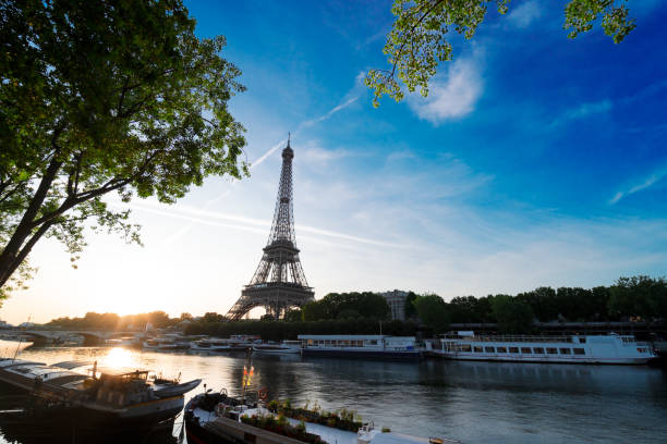istock eiffel tour over Seine river 1178199132