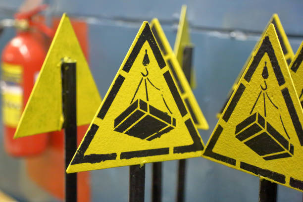 istock Warning sign for lifting and moving goods 1178213446
