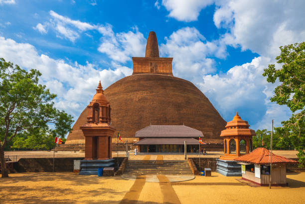 istock Abhayagiri Dagoba, Sri Lanka 1178237300