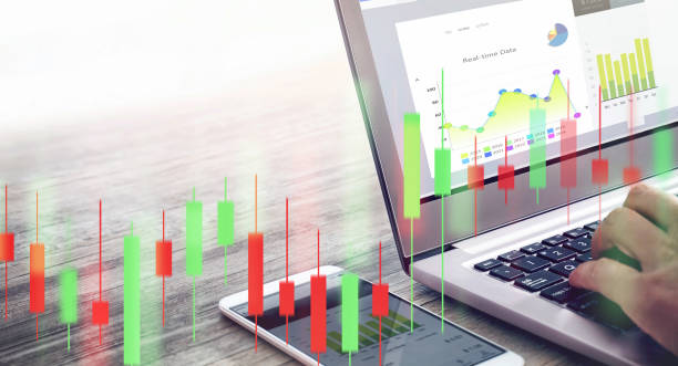 istock Financial practitioners use computers, mobile phones and network technology to work in stocks and currencies. 1178238804