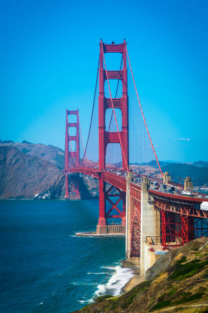 most golden gate przecinający zatokę san francisco - san francisco bay area northern california california western usa zdjęcia i obrazy z banku zdjęć