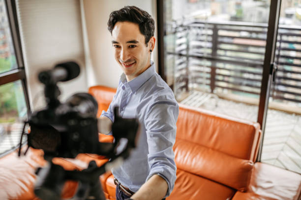 istock Vlogging day for hearing impaired influencer 1178270516