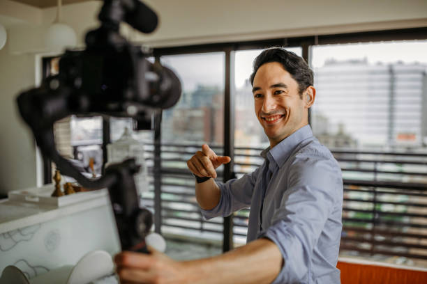 istock Vlogging day for hearing impaired influencer 1178270551