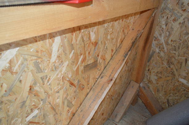 istock Installation of a suspended structure for drywall 1178285503