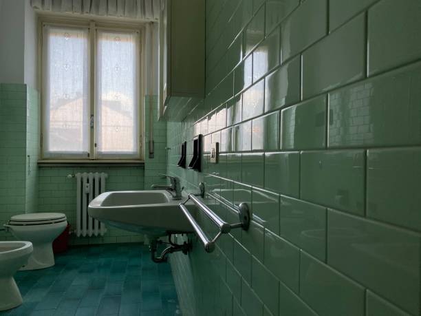 istock Old bathroom in abandoned home 1178301637