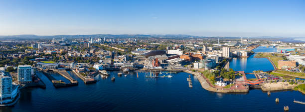 카디프 베이의 공중 전경 - cardiff wales bay uk 뉴스 사진 이미지