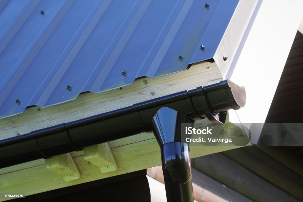Pipe For Gutter Rain Gutter Pipeline System Installation Roofing Construction Rain ...