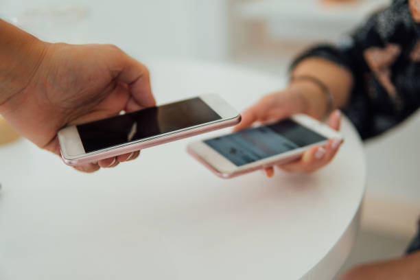 istock Staying connected Social Media 1178349570