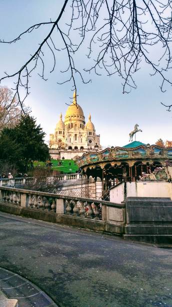 istock Sacre Coeur and carousel 1178351935