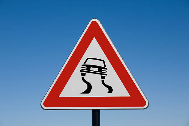 Dutch road sign: slippery road