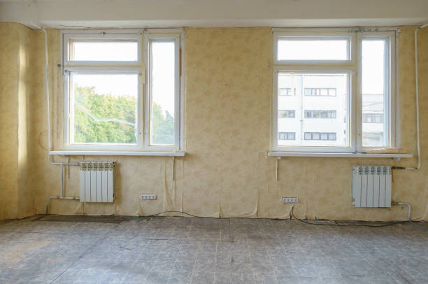 istock room in the apartment that needs repair 1178372370