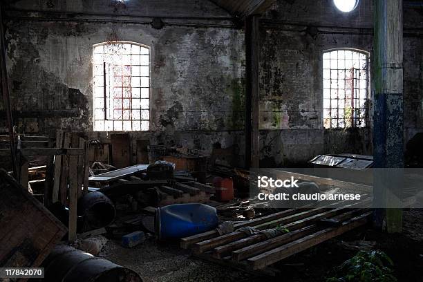 Stabilimento Industriale - Fotografie stock e altre immagini di Abbandonato - Abbandonato, Palcoscenico, Ambientazione interna