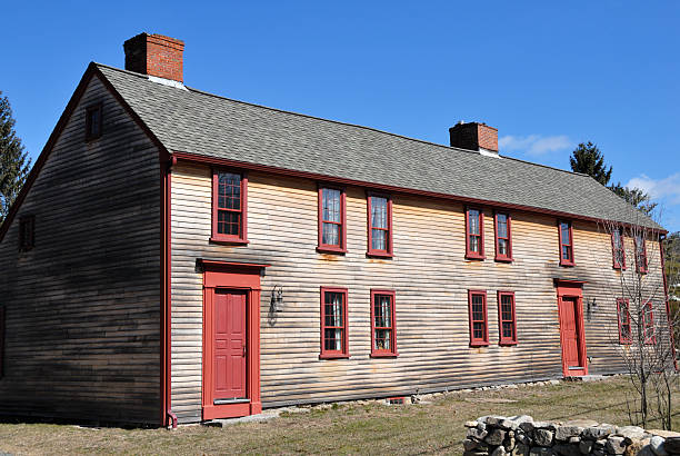 istock Colonial Era Saltbox House 117844119