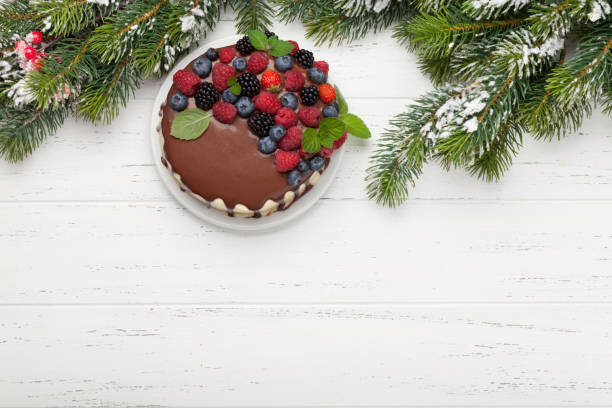 Cheesecake with berries and chocolate