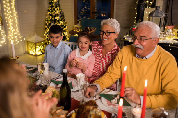 istock Festive family Christmas dinner 1178590097