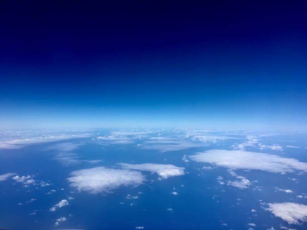 istock Mid-air / view from aircraft / horizon / blue sky / cloud 1178593931