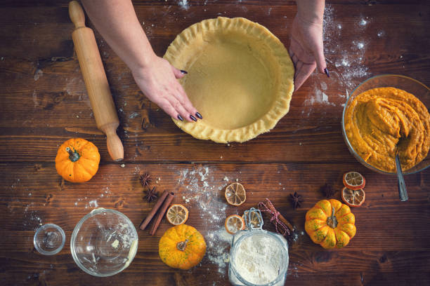 istock Preparing pumpkin pie for the holidays at home 1178613802