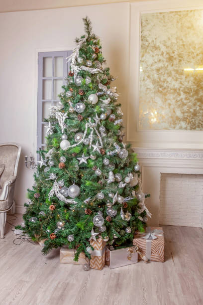 istock Classic New Year decorated interior room with Christmas tree 1178618261