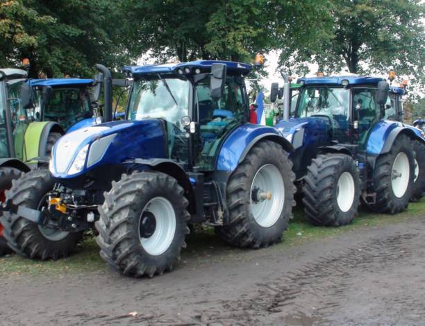 istock Tractor Agricultural Machinery Scenery 1178622405