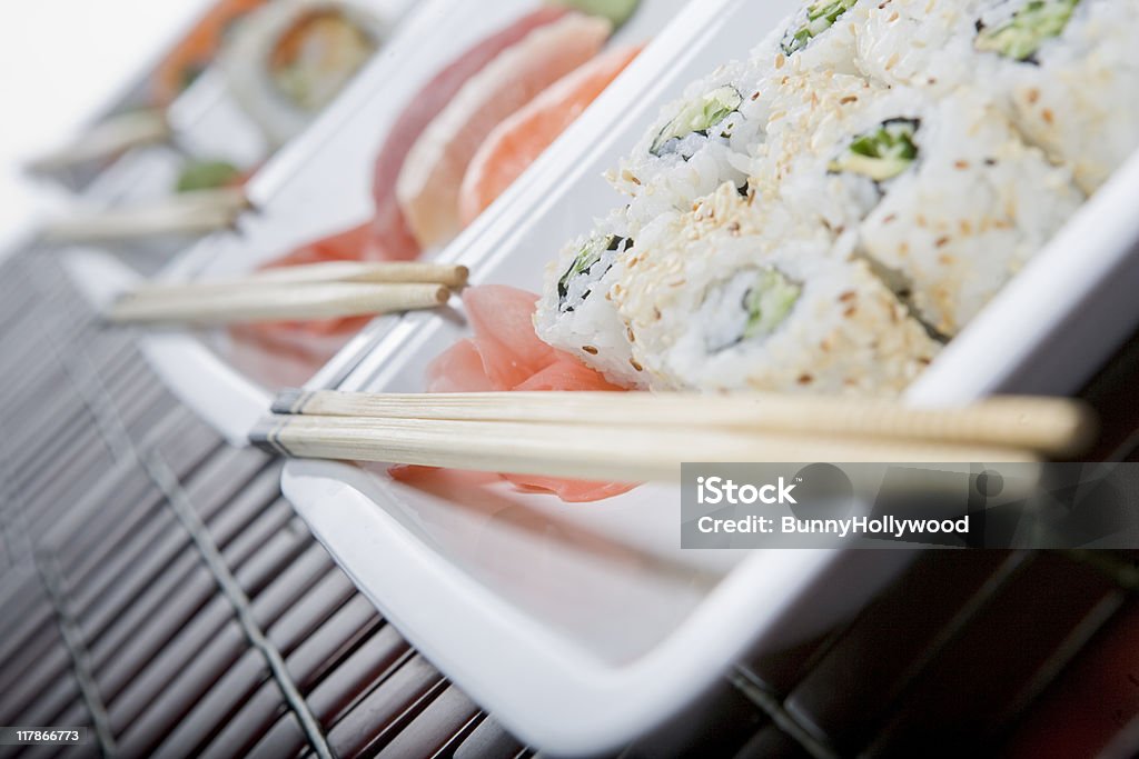 Delizioso pranzo a base di Sushi - Foto stock royalty-free di Alga marina