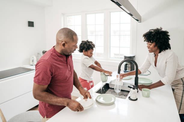 istock Brazilian family in the kitchen 1178683428