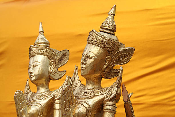istock The buddha worshipers 117872383