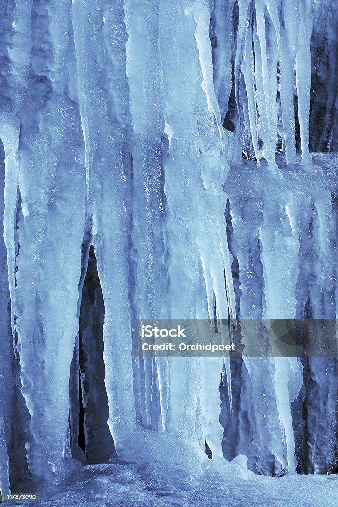 Icicles azul - Foto de stock de Aire libre libre de derechos