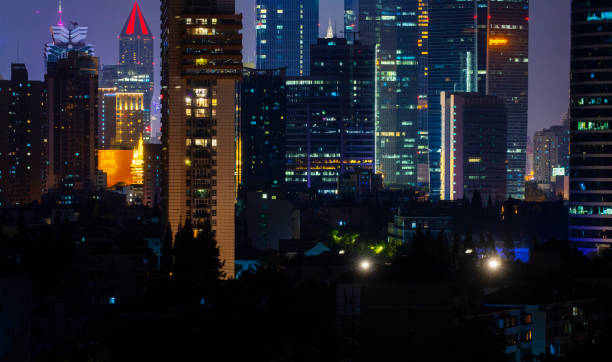 cina, prosperità, shanghai, scena notturna, fascino - travel urban scene blurred motion shanghai foto e immagini stock