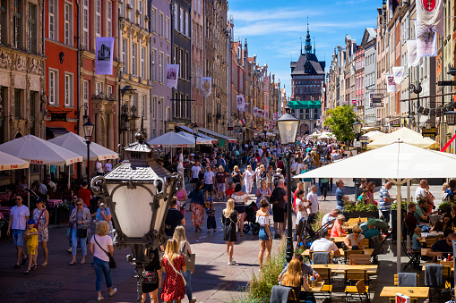 Mercado largo en el casco antiguo de Gdansk, Polonia photo