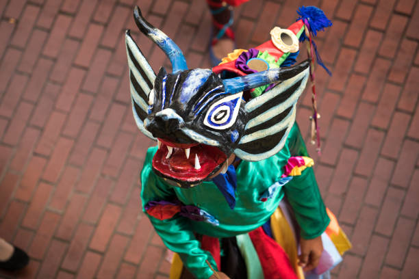 diablicos, las típicas máscaras de carnaval en panamá - panamá fotografías e imágenes de stock