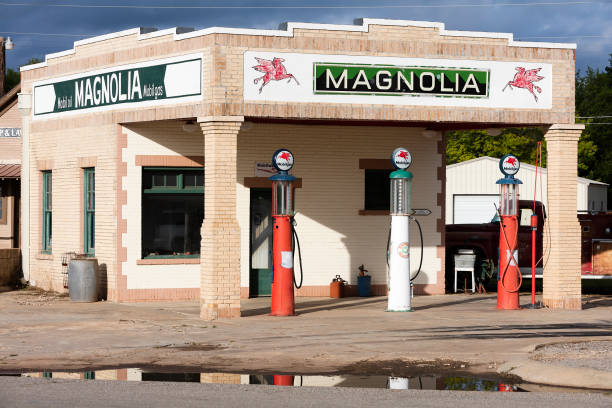 Historic Magnolia Gas Station in Shamrock, Texas The Magnolia Gas Station in Shamrock, Texas along Route 66. 1920 1929 stock pictures, royalty-free photos & images