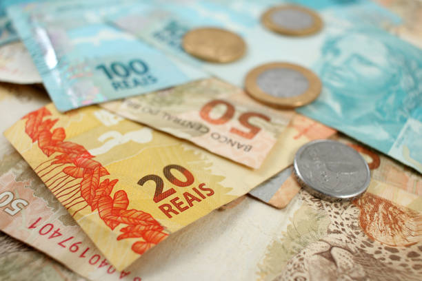 istock Many Brazilian Money Banknotes 1178821931
