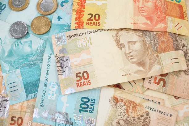 istock Many Brazilian Money Banknotes 1178823305