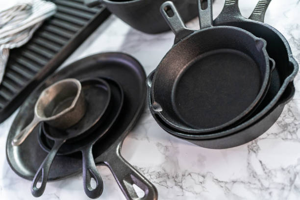 istock Variety of cast iron frying pans 1178827545