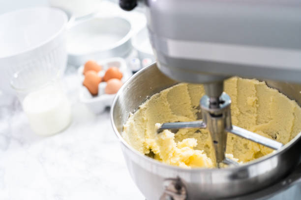 istock Baking homemade round vanilla cake 1178828589