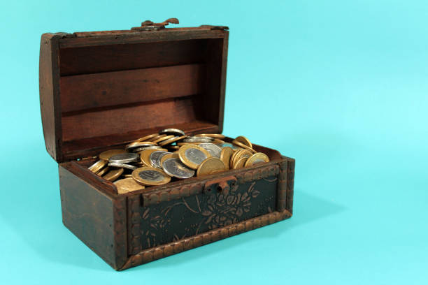 istock Many brazilian money coins 1178828781