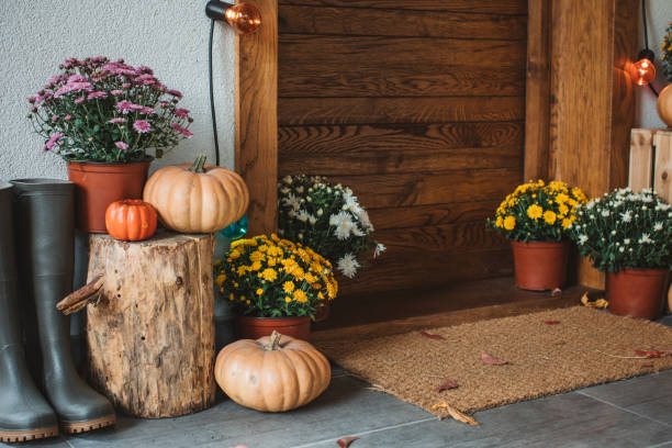 istock Halloween porch 1178858357