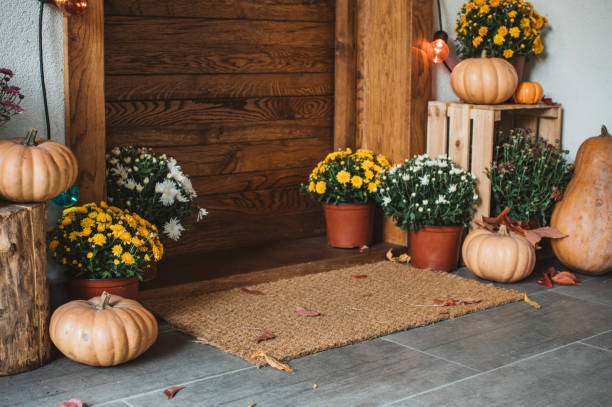 istock Halloween porch 1178858402