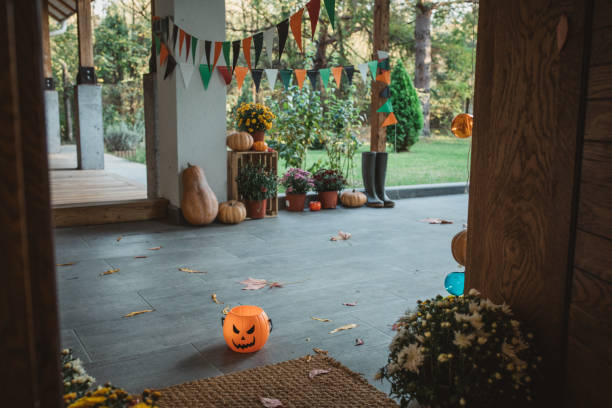 istock Halloween porch 1178858431