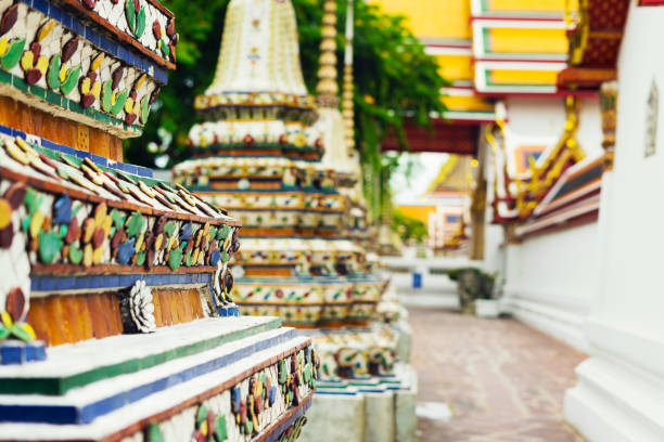 templo público wat pho en bangkok, tailandia. - wat pho fotografías e imágenes de stock