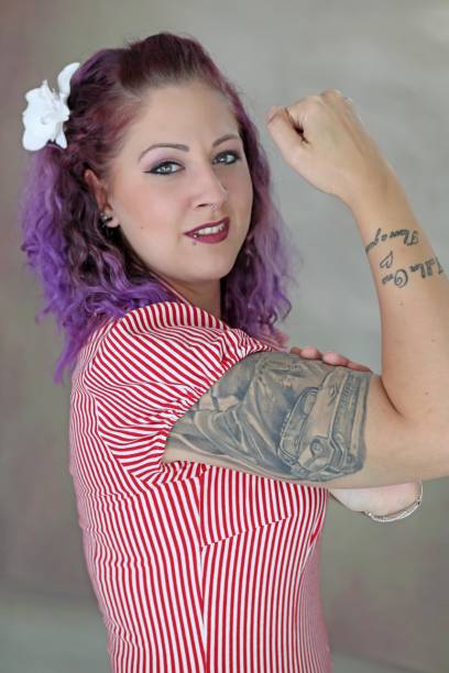 istock Retro Girl With Many Faces 1178899273