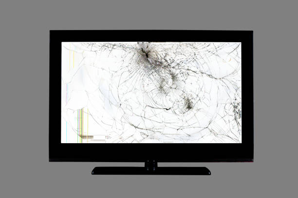 rayas de colores y grietas en una pantalla rota negro de una pantalla de cristal líquido, monitor de computadora o televisión full hd aislado en un fondo gris - liquid crystal display fotografías e imágenes de stock