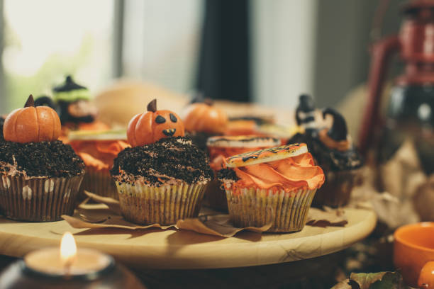 istock Halloween cupcakes on a tray 1178916138