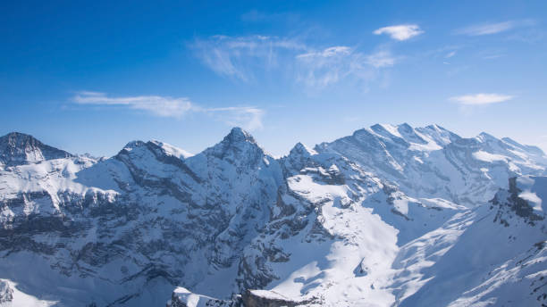 푸른 하늘, 스위스, 화창한 날에 유럽 알프스와 쉴호른 산의 풍경보기 - snow winter mountain horizon over land 뉴스 사진 이미지