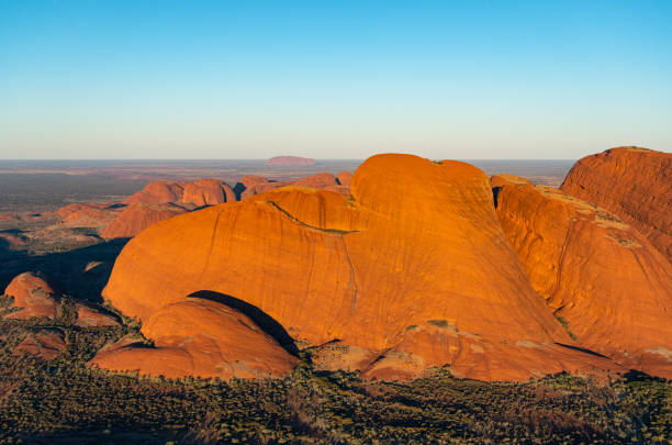 aerial view of kata tjuta in the evening sun - olgas imagens e fotografias de stock