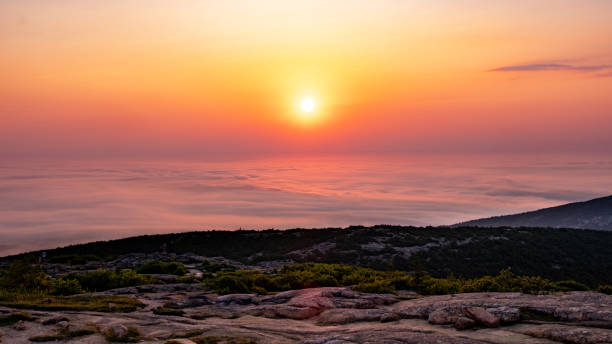 alba,cima del monte cadillac,acadia np,maine,usa - cadillac mountain maine new england usa foto e immagini stock