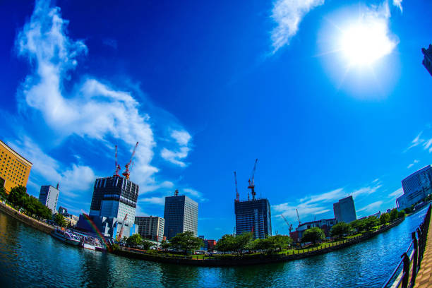 edificio vacío y el buen tiempo durante la construcción del yokohama minato mirai - 11207 fotografías e imágenes de stock