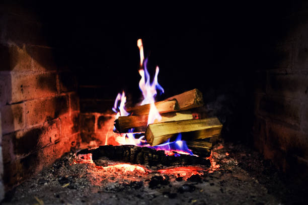 spalić ogień w kominku - brick red wool heat zdjęcia i obrazy z banku zdjęć