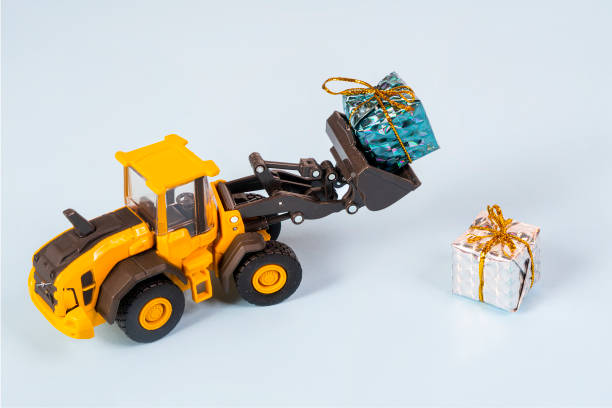 istock to prepare Christmas presents 1179056239
